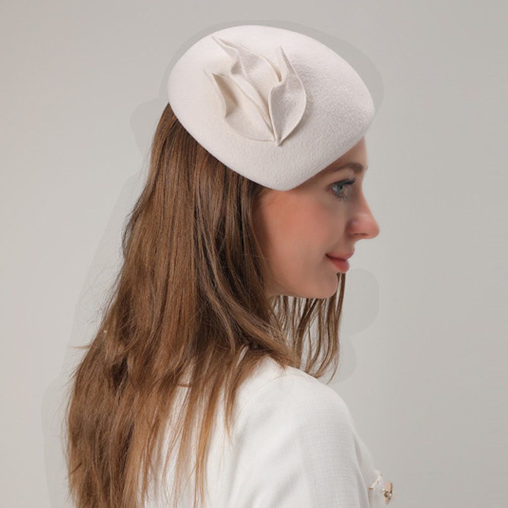 日焼け止めの女性のためのシックなウールのフェルトの帽子,花付 - Beret French Wool のレビューと価格